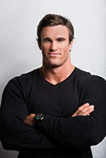 How tall is Calum von Moger?